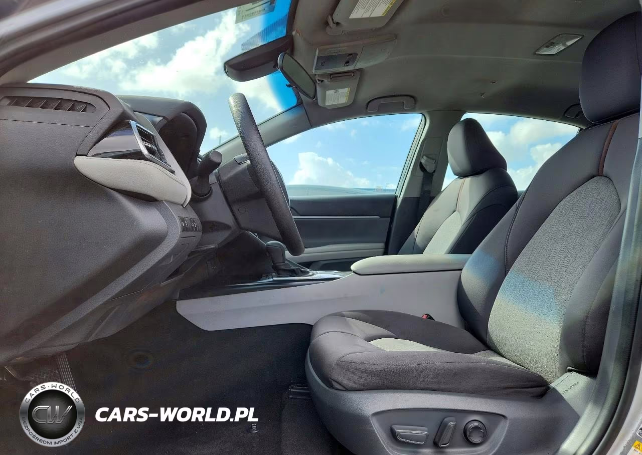 2018 Toyota Camry Le VIN:4T1B11HK7JU634297 - 7