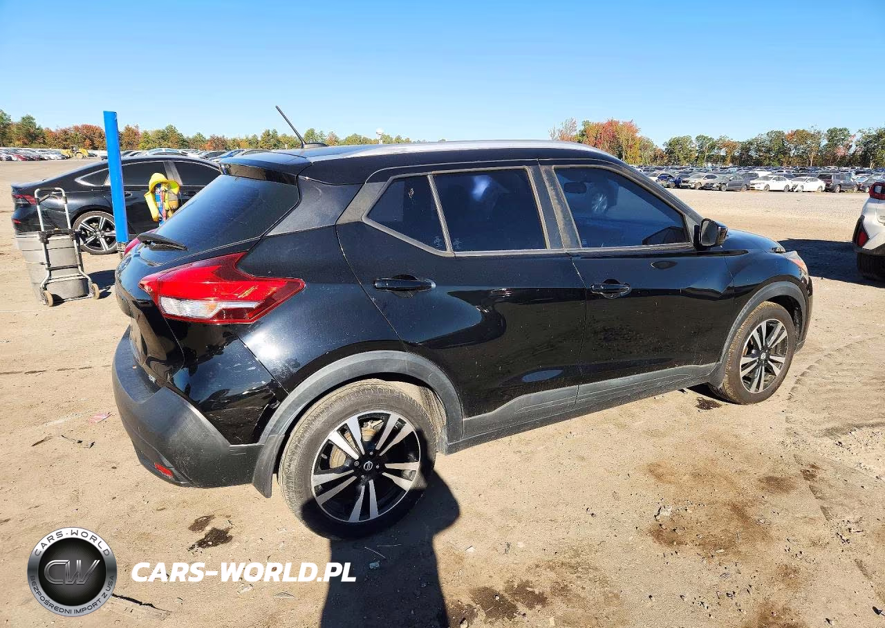 2018 Nissan Kicks Sv VIN:3N1CP5CU0JL513258 - 3