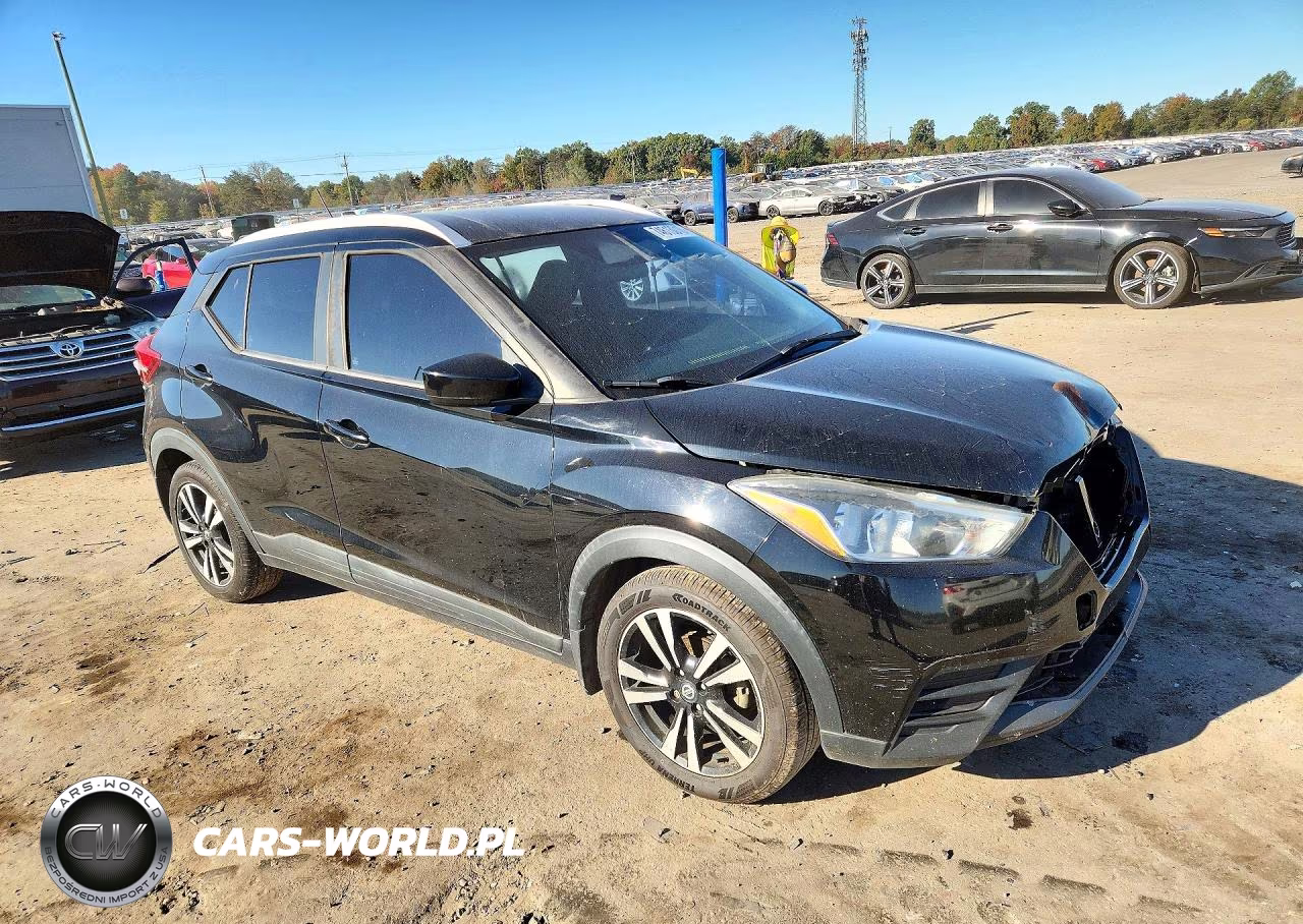2018 Nissan Kicks Sv VIN:3N1CP5CU0JL513258 - 4