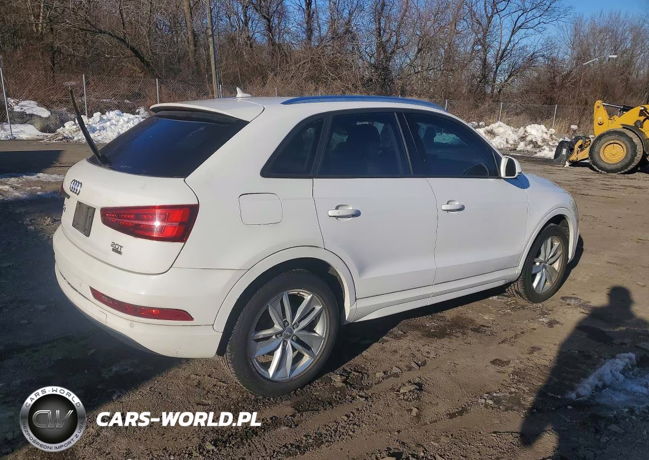 2017 Audi Q3 Premium VIN:WA1ECCFSXHR015033 - 3