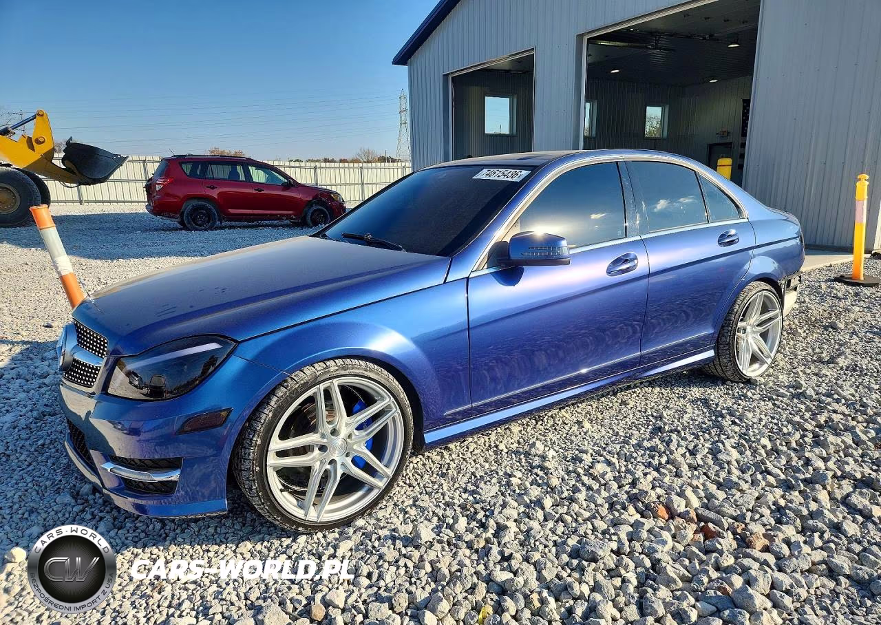 2012 Mercedes-Benz C 300 4Matic VIN:WDDGF8BB2CA712816 - 1