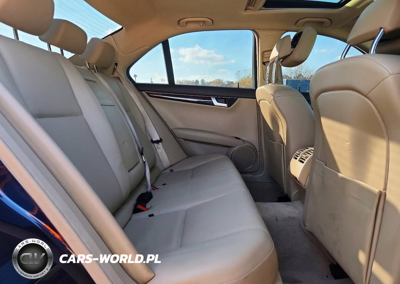 2012 Mercedes-Benz C 300 4Matic VIN:WDDGF8BB2CA712816 - 10