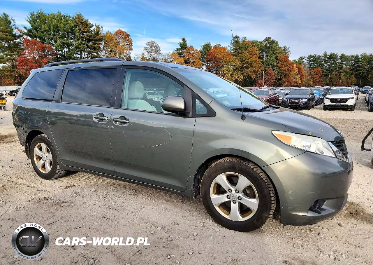 2013 Toyota Sienna Le VIN:5TDKK3DCXDS396594 - 4
