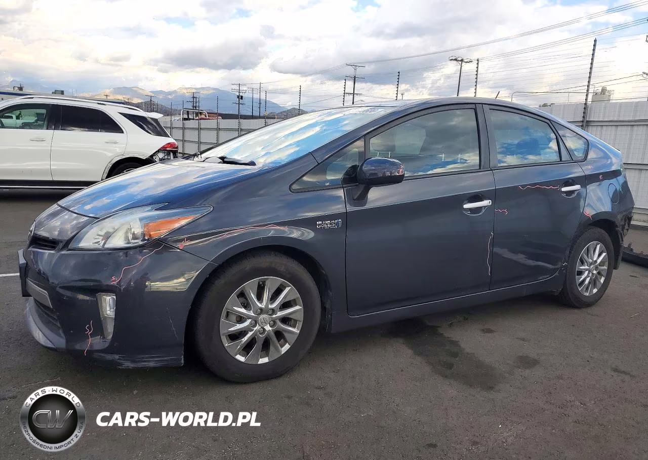 2014 Toyota Prius Plug-In Hybrid Advanced