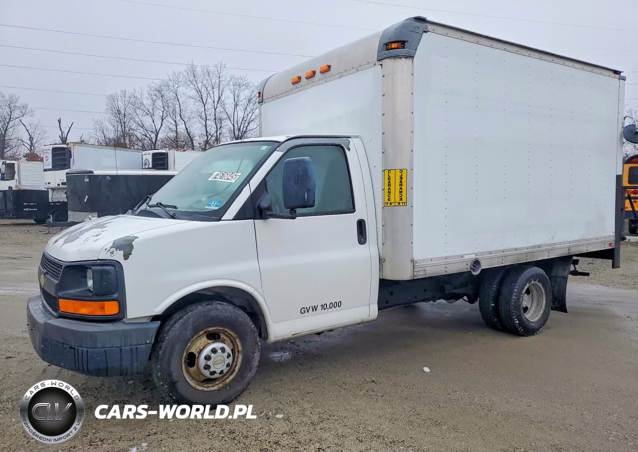2012 Chevrolet Express Box Truck