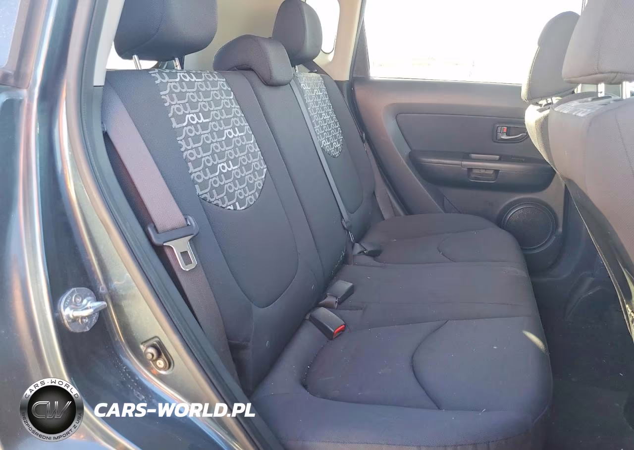 2011 Kia Soul + VIN:KNDJT2A22B7210827 - 10