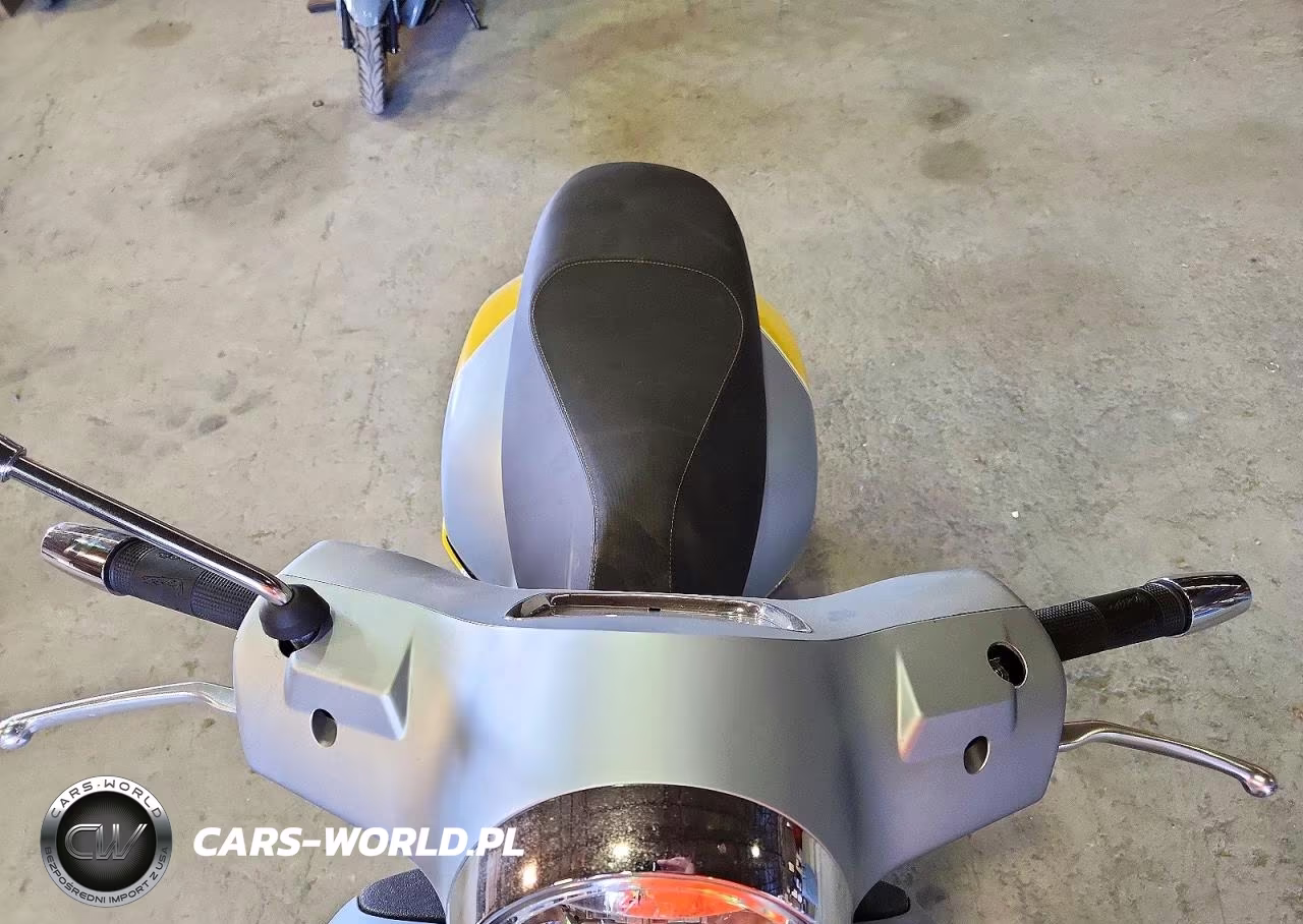 2021 Vespa Moped VIN:ZAPMA39M9M5202123 - 5