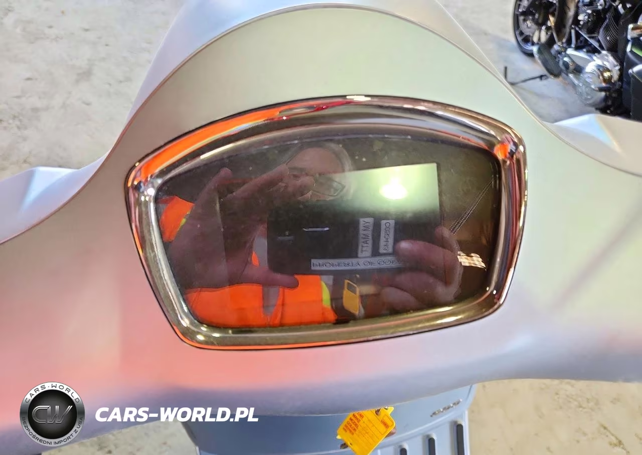 2021 Vespa Moped VIN:ZAPMA39M9M5202123 - 7