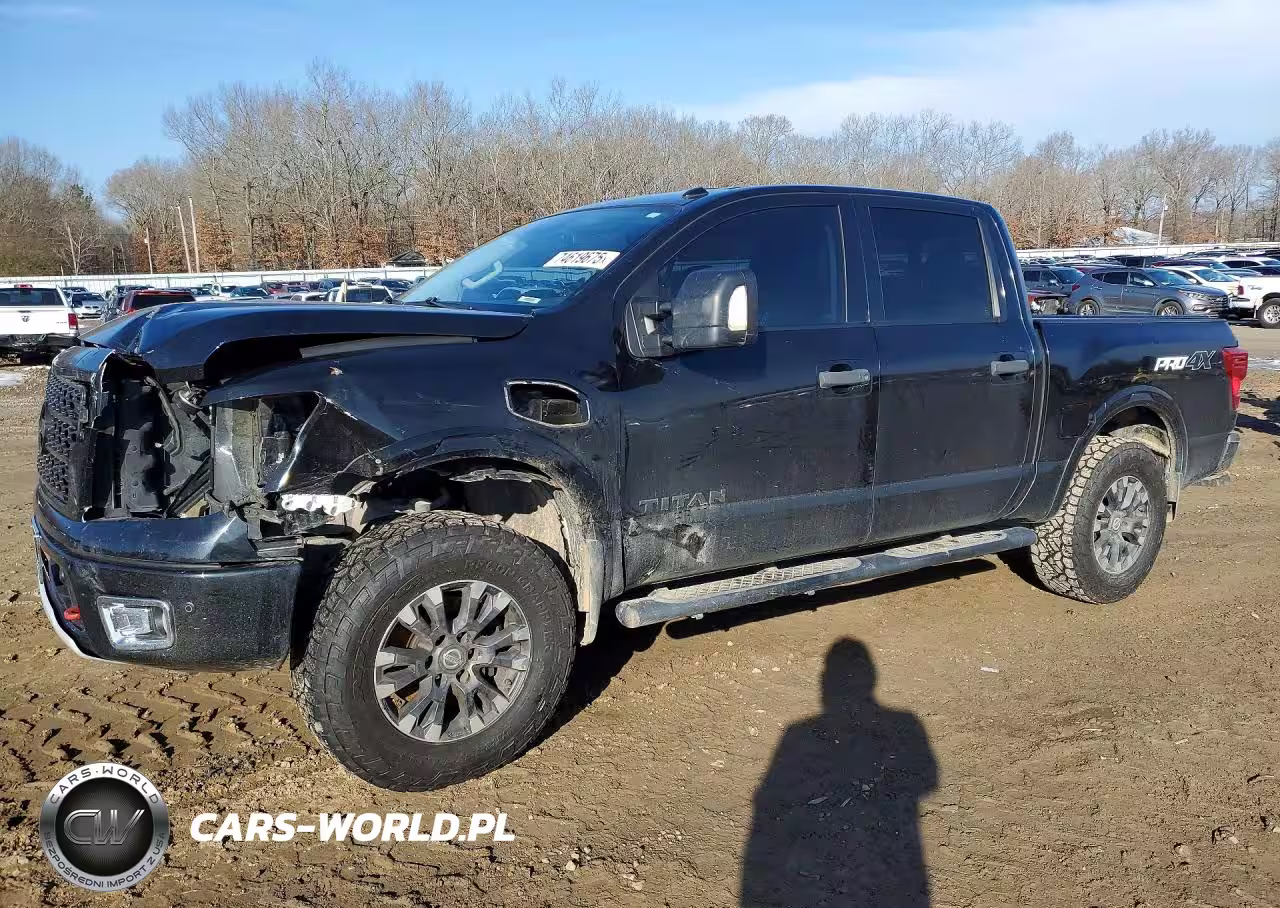 2017 Nissan Titan Sv