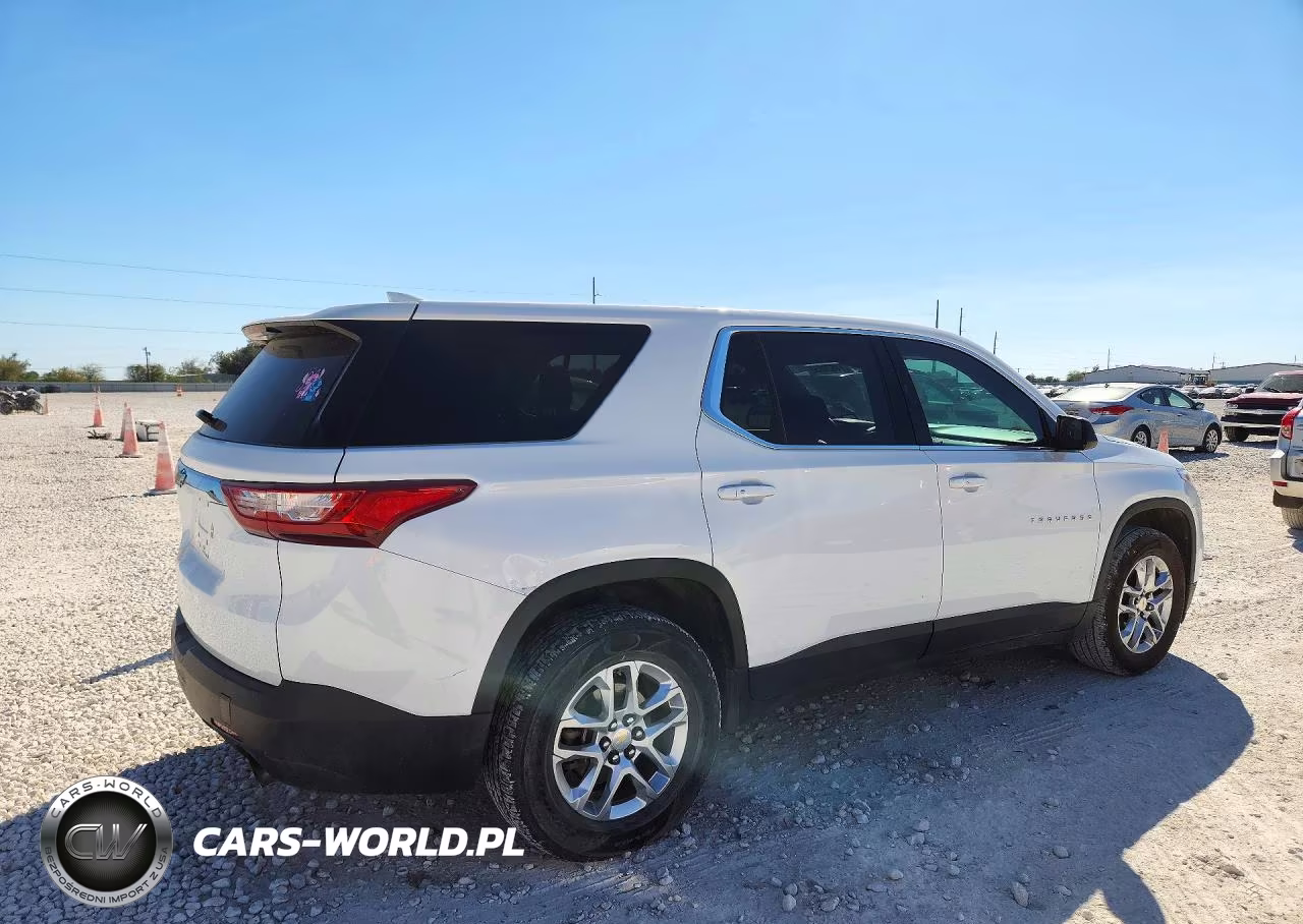 2018 Chevrolet Traverse Ls VIN:1GNERFKW0JJ235677 - 3