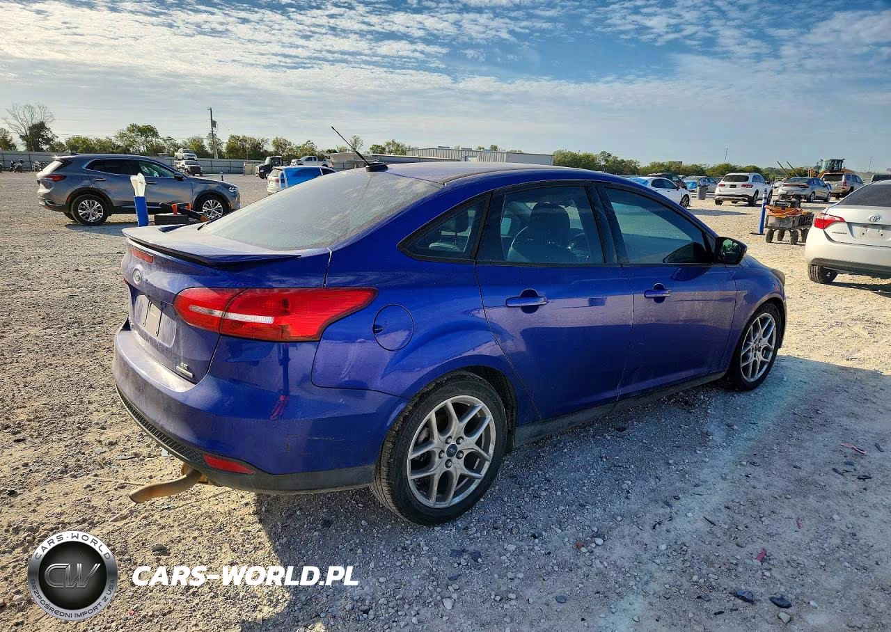 2015 Ford Focus Se VIN:1FADP3F27FL230428 - 3