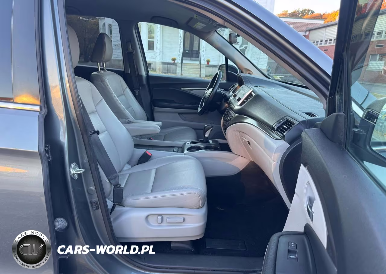 2017 Honda Ridgeline Rtl VIN:5FPYK3F57HB004648 - 5