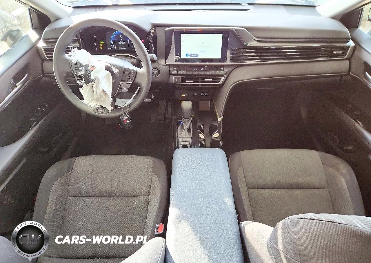 2026 Toyota Camry Le VIN:4T1DAACK9TU252551 - 8