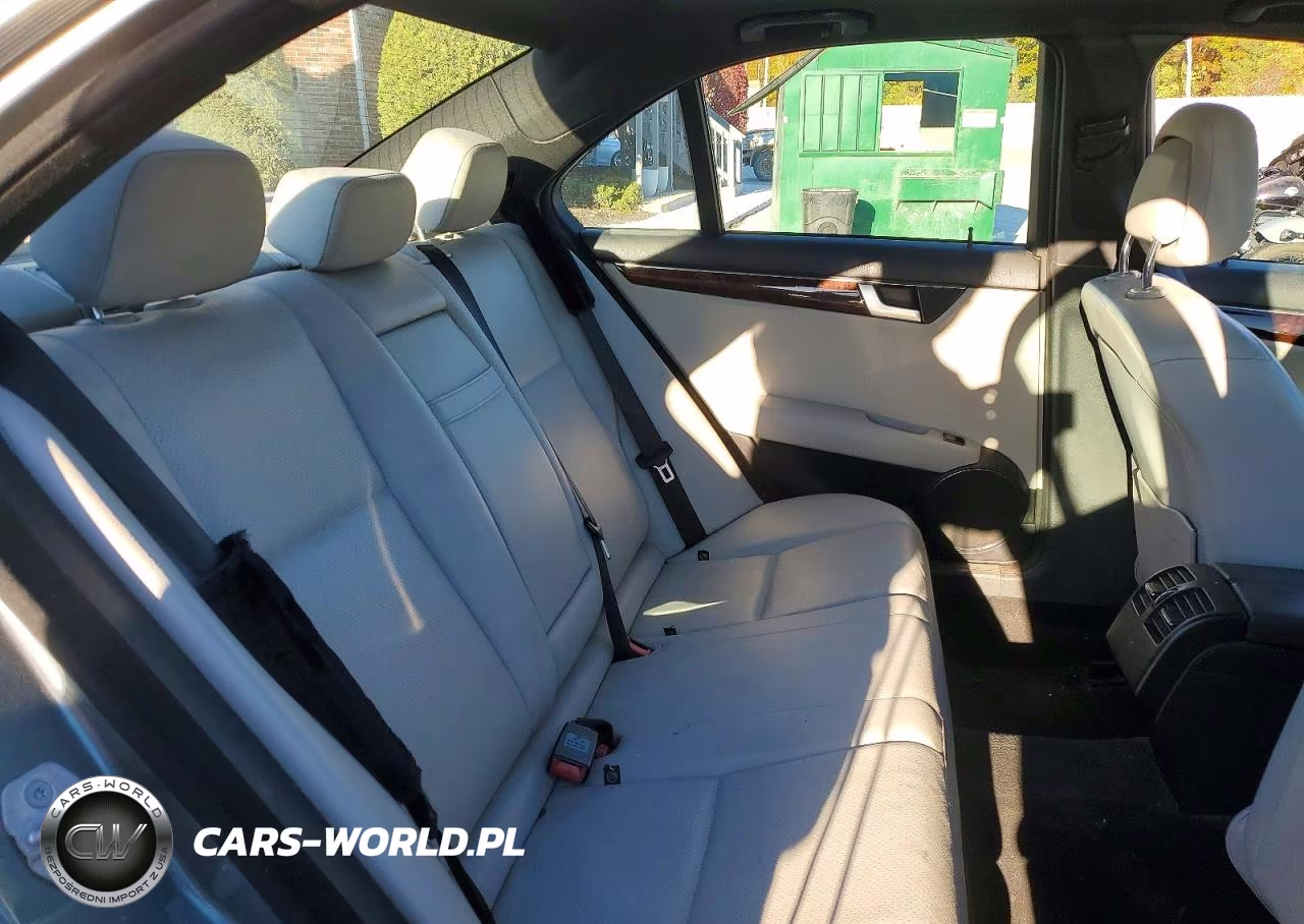 2012 Mercedes-Benz C 300 4Matic VIN:WDDGF8BB3CF927253 - 10