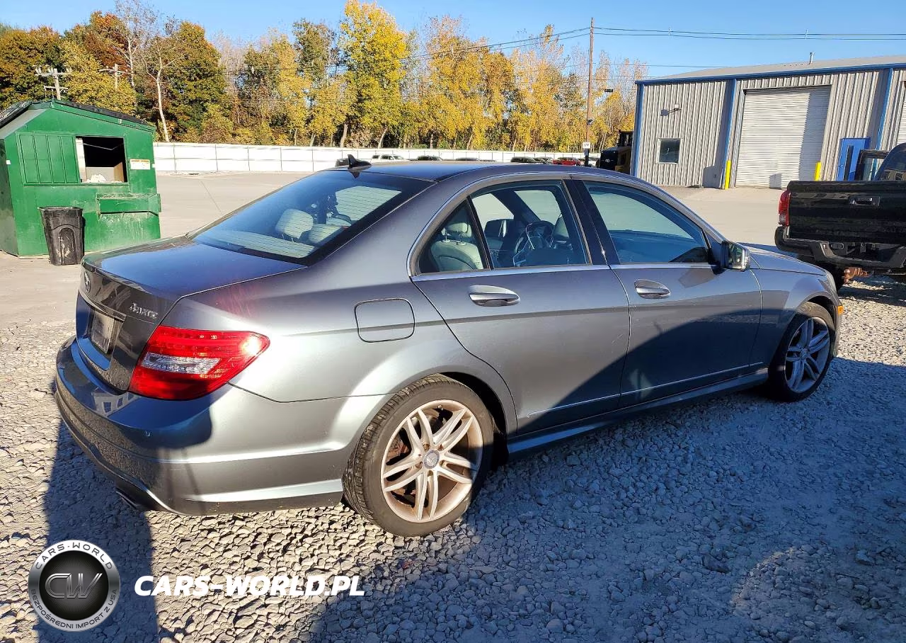 2012 Mercedes-Benz C 300 4Matic VIN:WDDGF8BB3CF927253 - 3