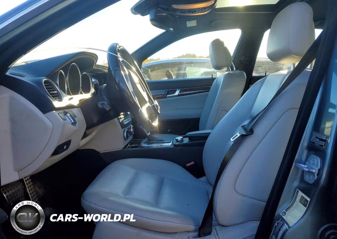 2012 Mercedes-Benz C 300 4Matic VIN:WDDGF8BB3CF927253 - 7
