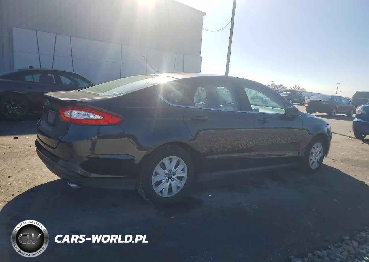 2013 Ford Fusion S VIN:3FA6P0G74DR199932 - 3
