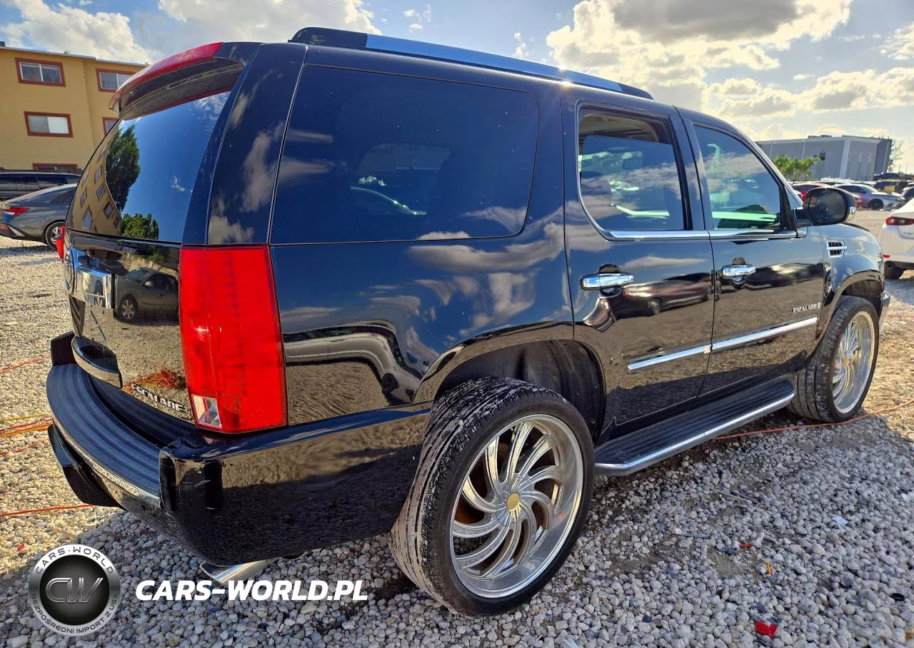 2008 Cadillac Escalade Luxury VIN:1GYEC63848R221796 - 3