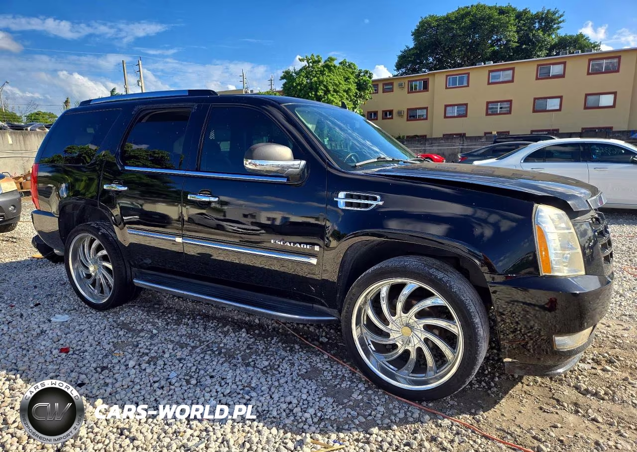 2008 Cadillac Escalade Luxury VIN:1GYEC63848R221796 - 4