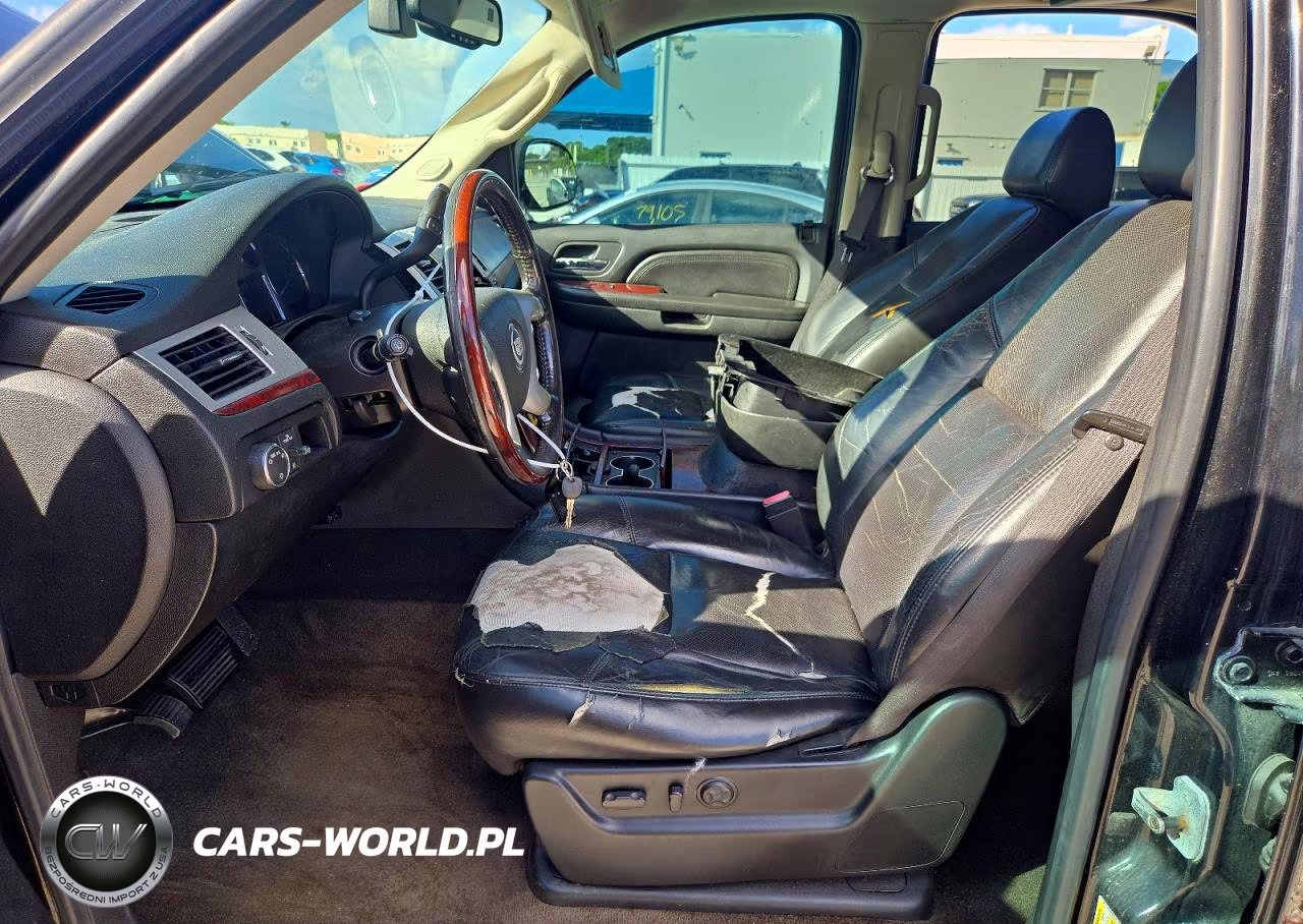 2008 Cadillac Escalade Luxury VIN:1GYEC63848R221796 - 7