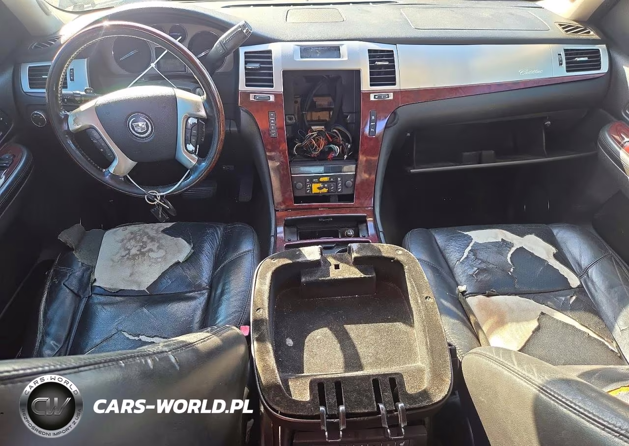 2008 Cadillac Escalade Luxury VIN:1GYEC63848R221796 - 8