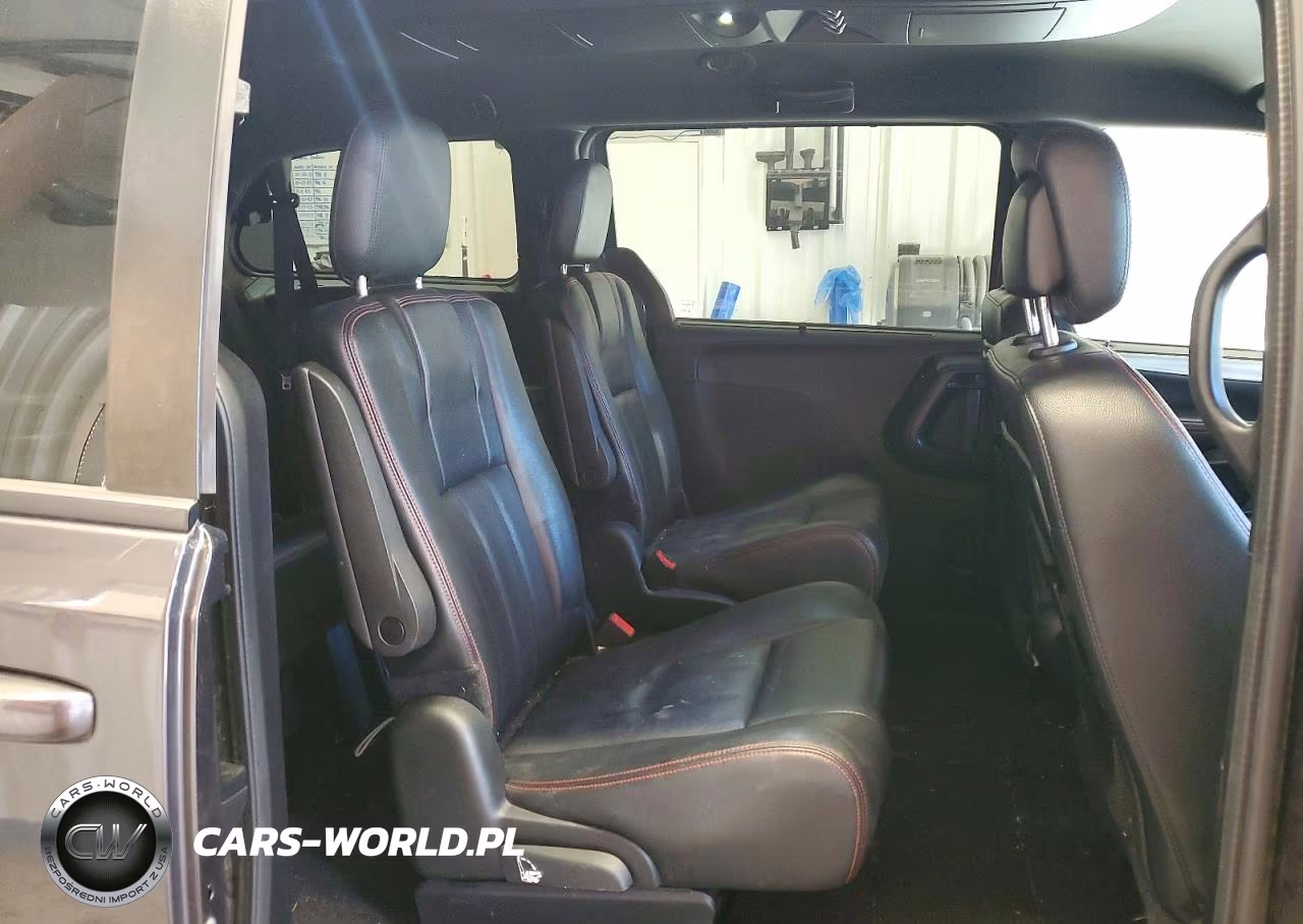 2018 Dodge Grand Caravan Gt VIN:2C4RDGEG8JR240804 - 11