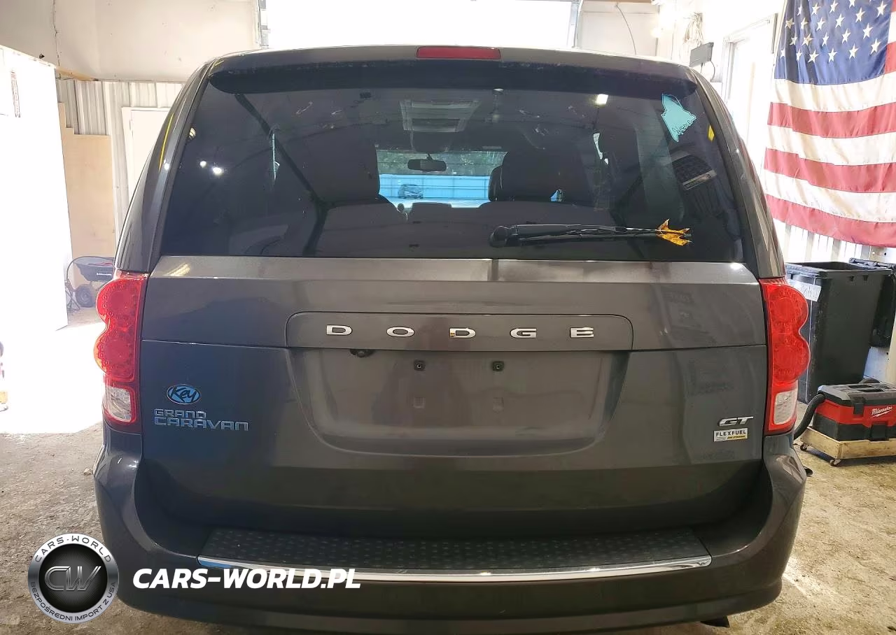 2018 Dodge Grand Caravan Gt VIN:2C4RDGEG8JR240804 - 6