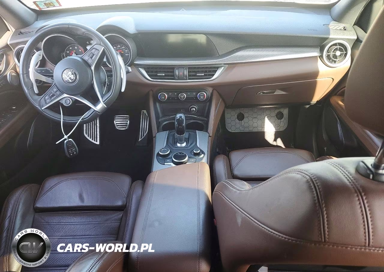 2018 Alfa Romeo Stelvio Ti Sport VIN:ZASFAKNN5J7C27448 - 8