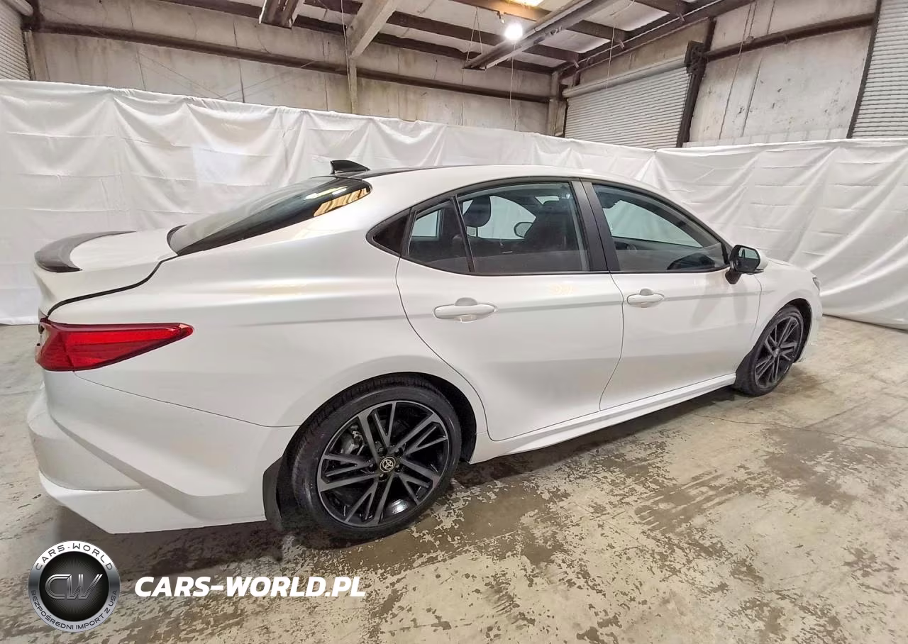 2026 Toyota Camry Xse VIN:4T1DAACK1TU653348 - 3
