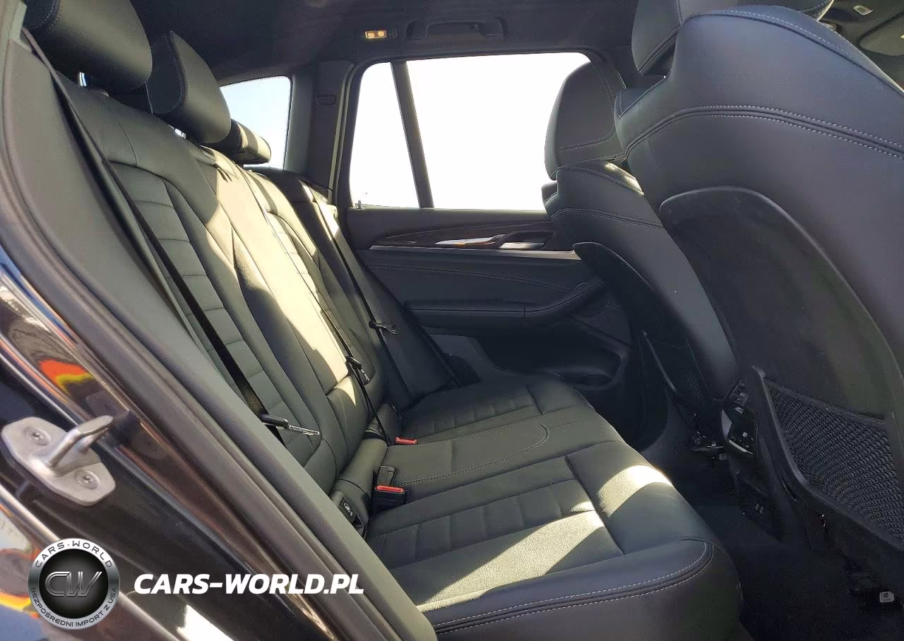 2021 BMW X3 xDrive30E VIN:5UXTS1C03M9G61131 - 10