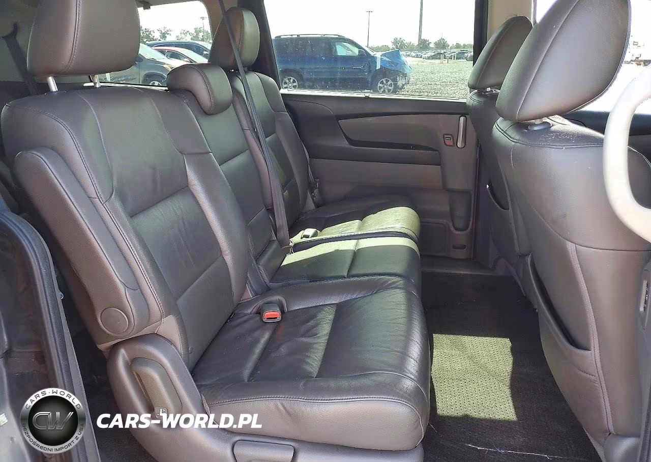 2013 Honda Odyssey Touring VIN:5FNRL5H93DB060747 - 11
