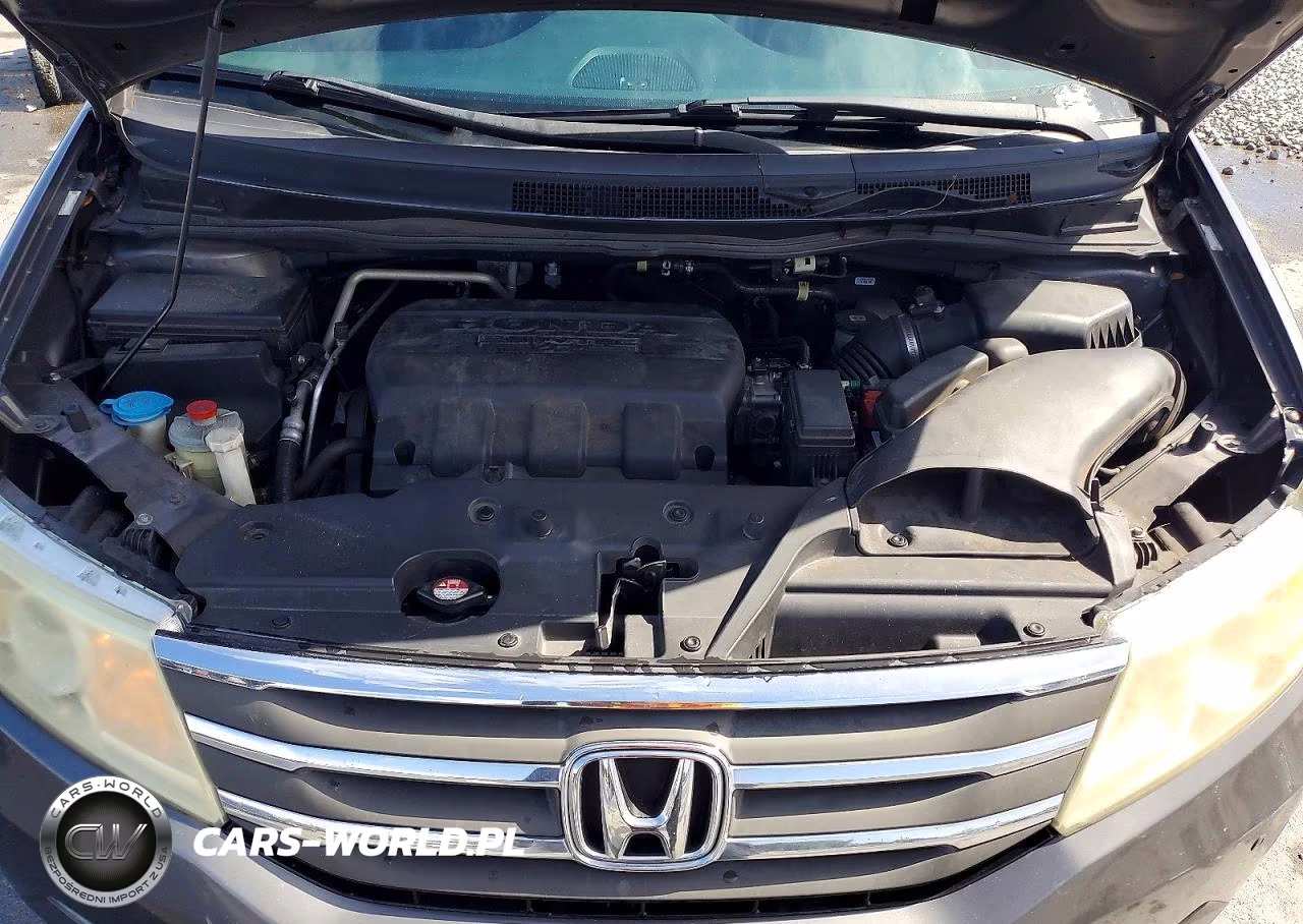 2013 Honda Odyssey Touring VIN:5FNRL5H93DB060747 - 12