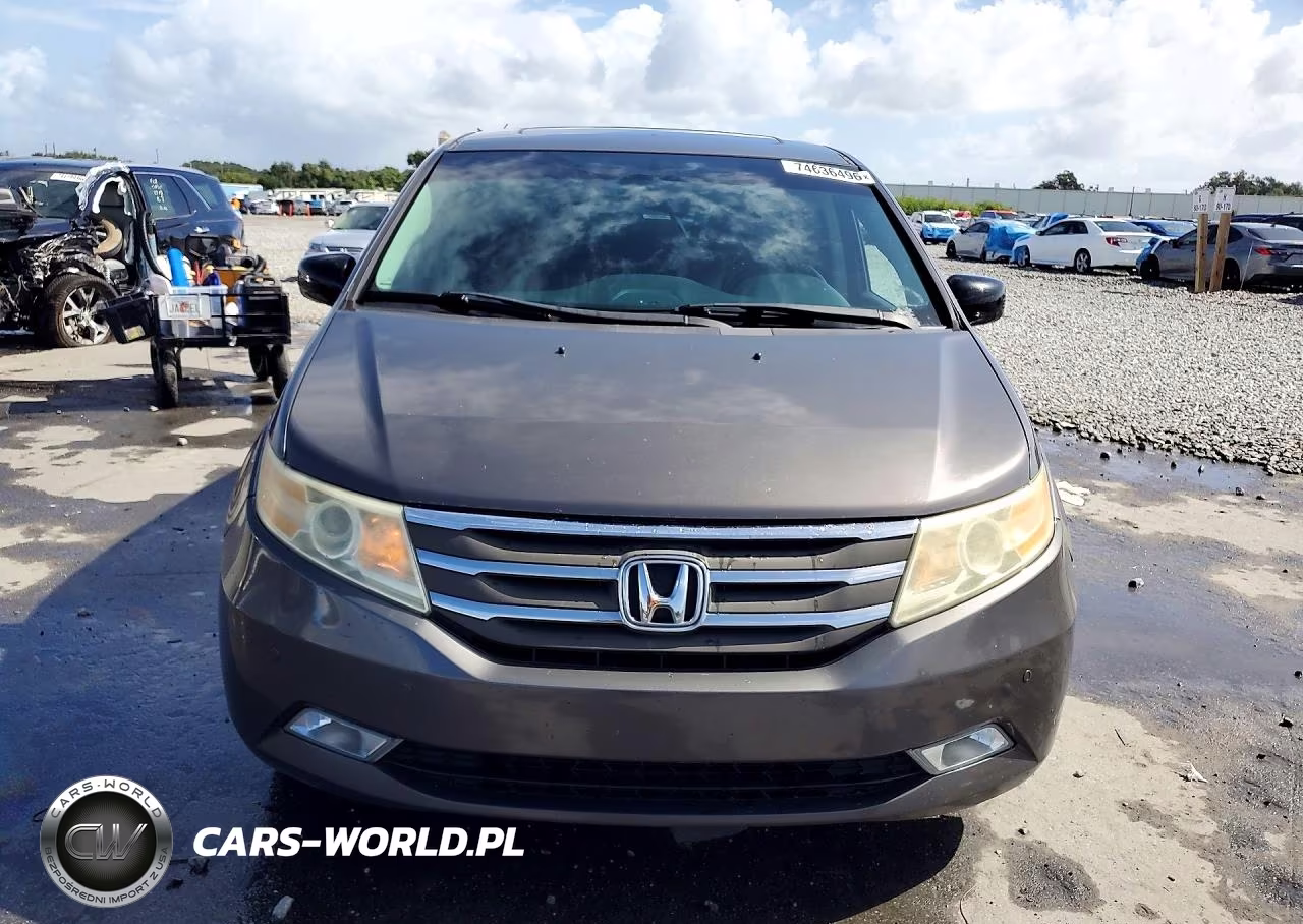 2013 Honda Odyssey Touring VIN:5FNRL5H93DB060747 - 5