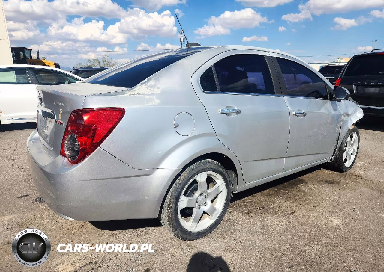 2015 Chevrolet Sonic Ltz VIN:1G1JE5SB2F4119437 - 3