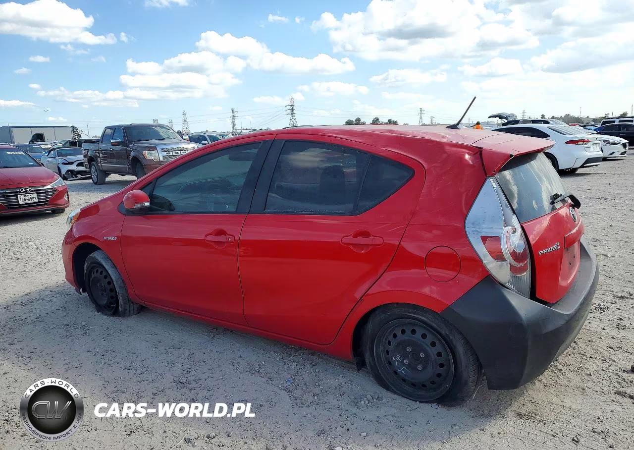 2014 Toyota Prius C One VIN:JTDKDTB38E1078047 - 3