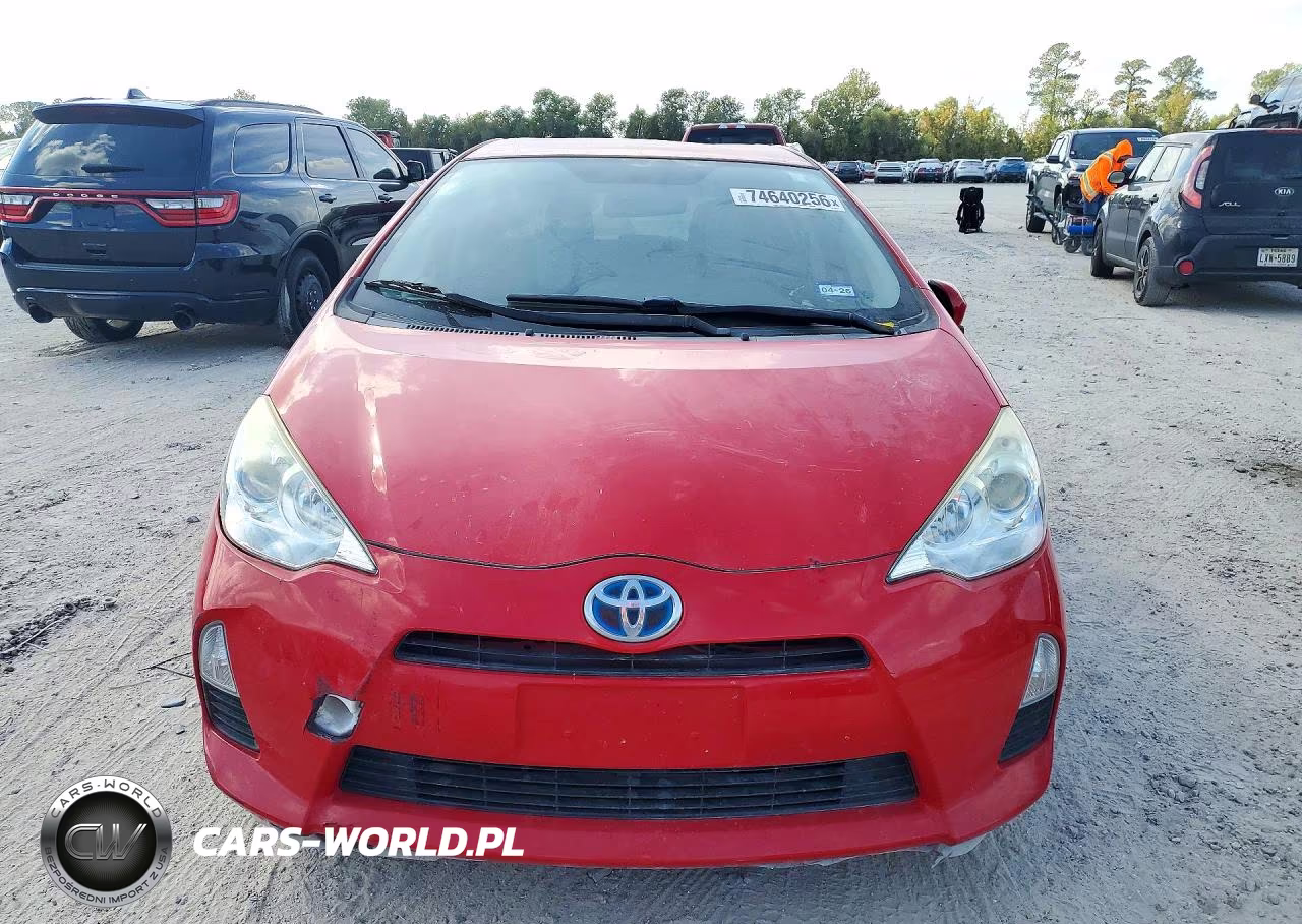 2014 Toyota Prius C One VIN:JTDKDTB38E1078047 - 8