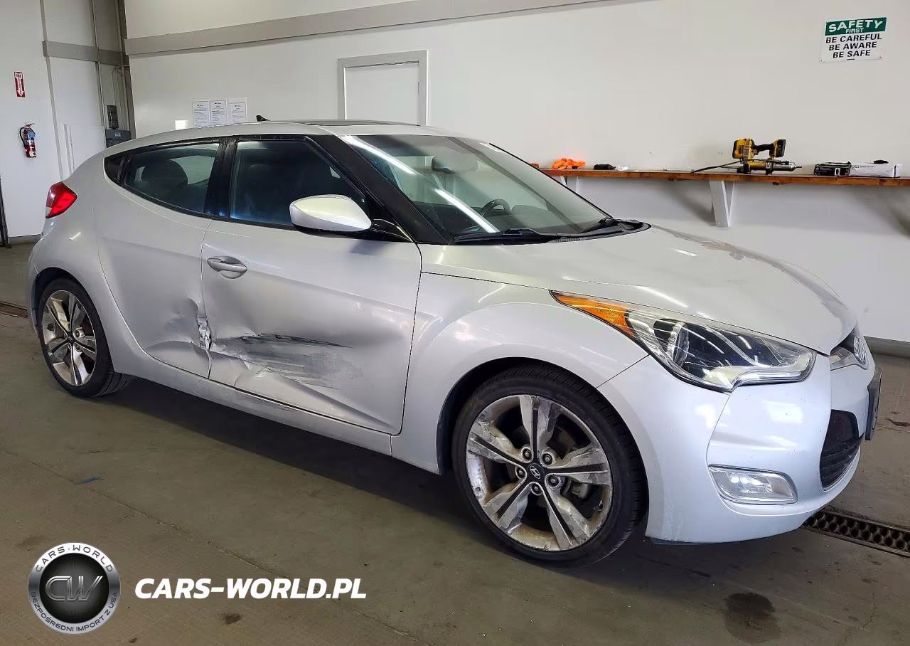 2016 Hyundai Veloster Base VIN:KMHTC6AD0GU279022 - 4