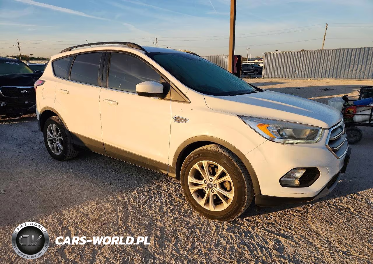 2017 Ford Escape Se VIN:1FMCU0GDXHUE55710 - 4