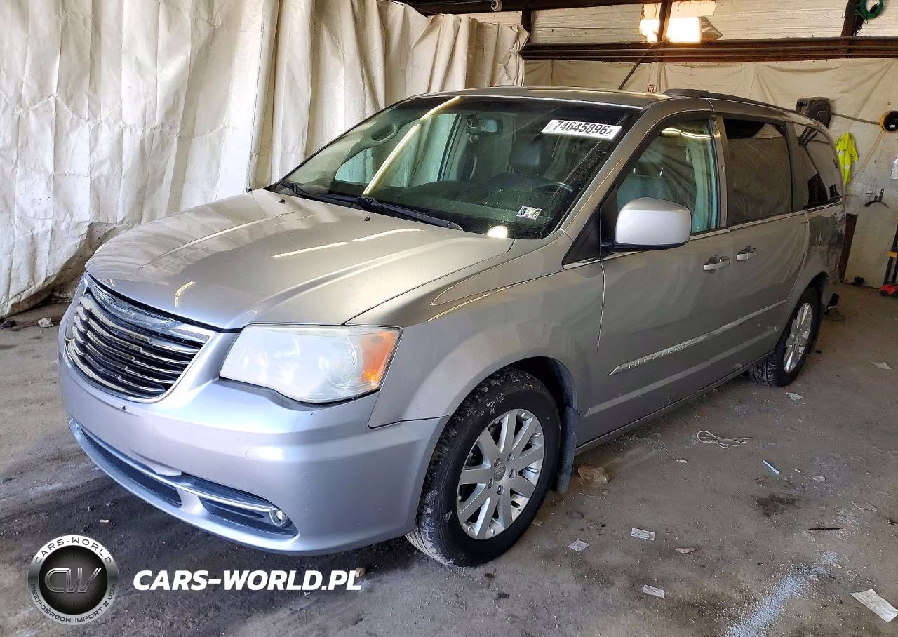 2016 Chrysler Town & Country Touring – zdjęcie 1 z 13