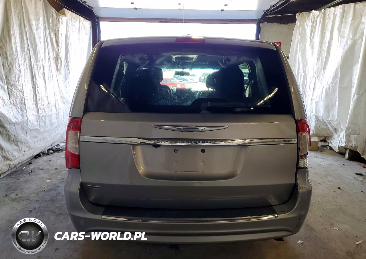 2016 Chrysler Town & Country Touring VIN:2C4RC1BG4GR212558 - 6