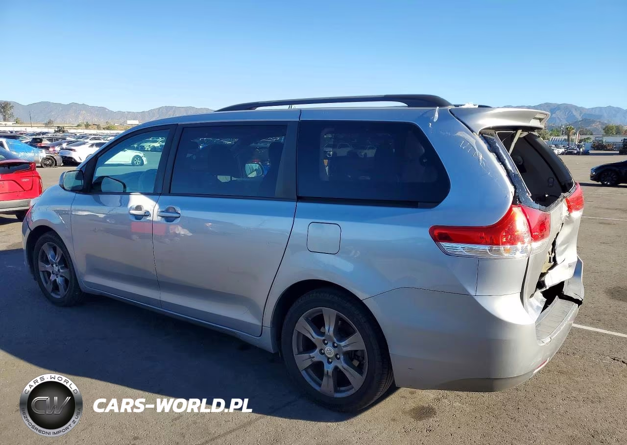2012 Toyota Sienna Le VIN:5TDKK3DC3CS195540 - 2