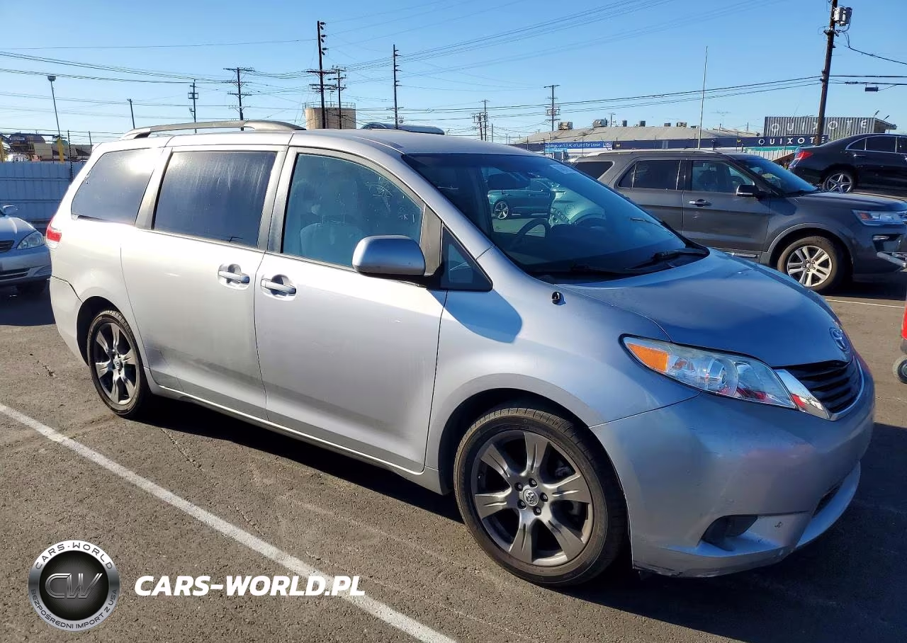 2012 Toyota Sienna Le VIN:5TDKK3DC3CS195540 - 4
