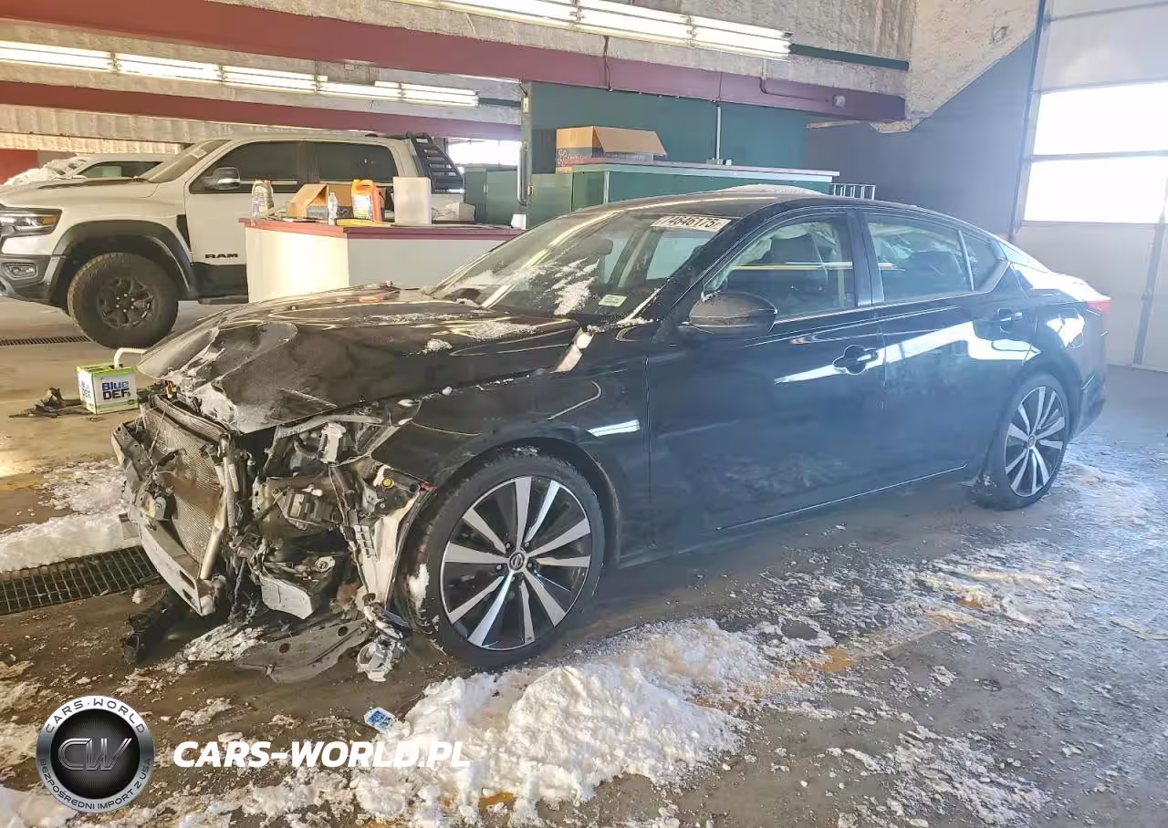 2022 Nissan Altima Sr