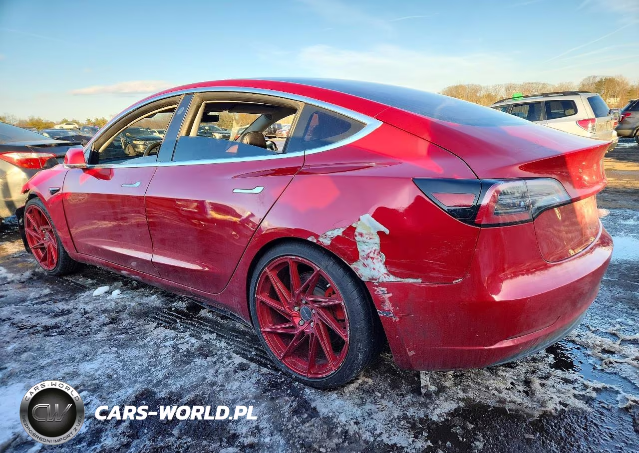 2018 Tesla Model 3 VIN:5YJ3E1EA4JF032913 - 2