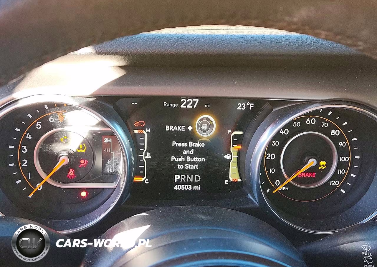 2018 Jeep Wrangler Unlimited Sport VIN:1C4HJXDG3JW281354 - 9