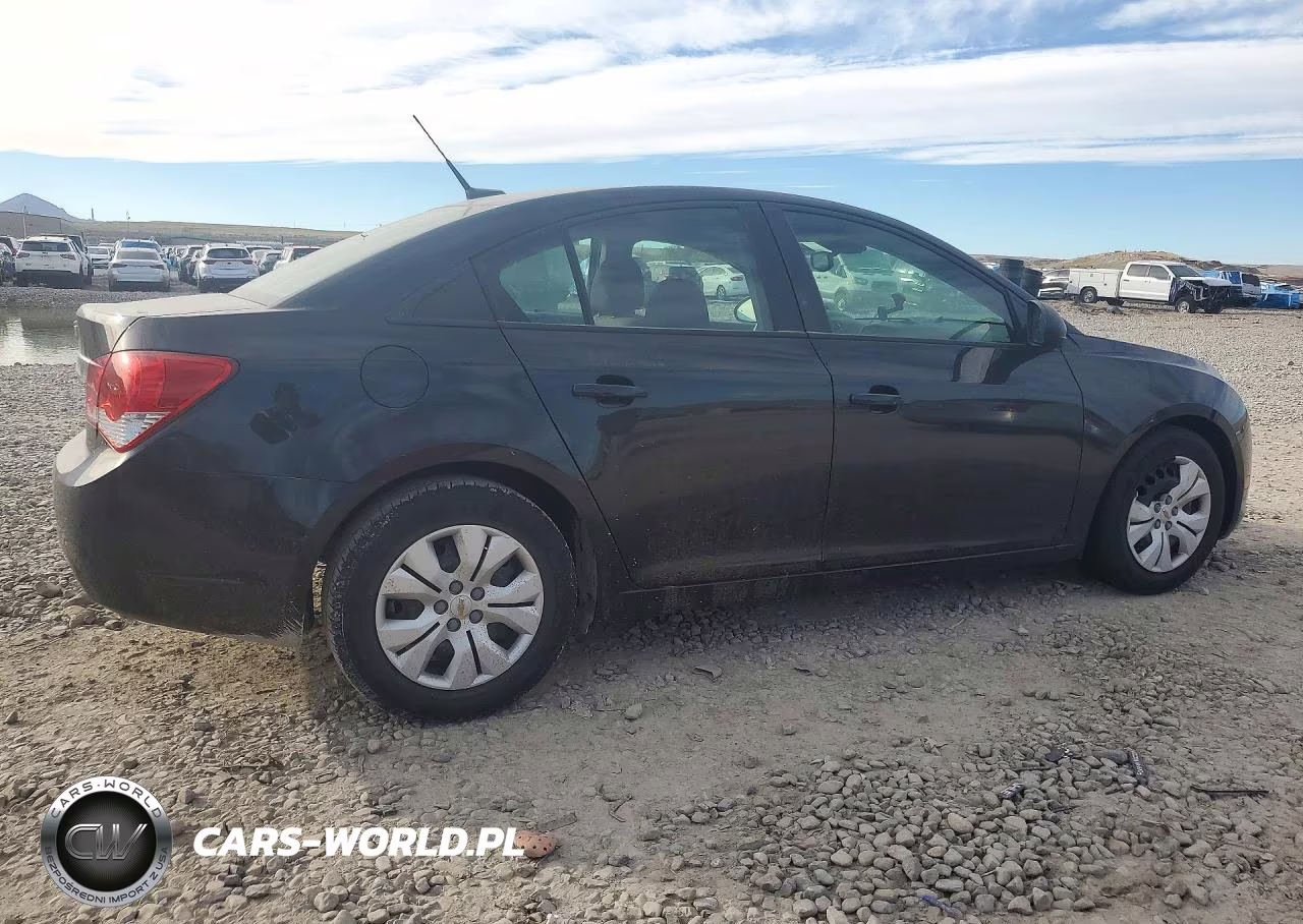 2013 Chevrolet Cruze Ls VIN:1G1PA5SH7D7232001 - 3