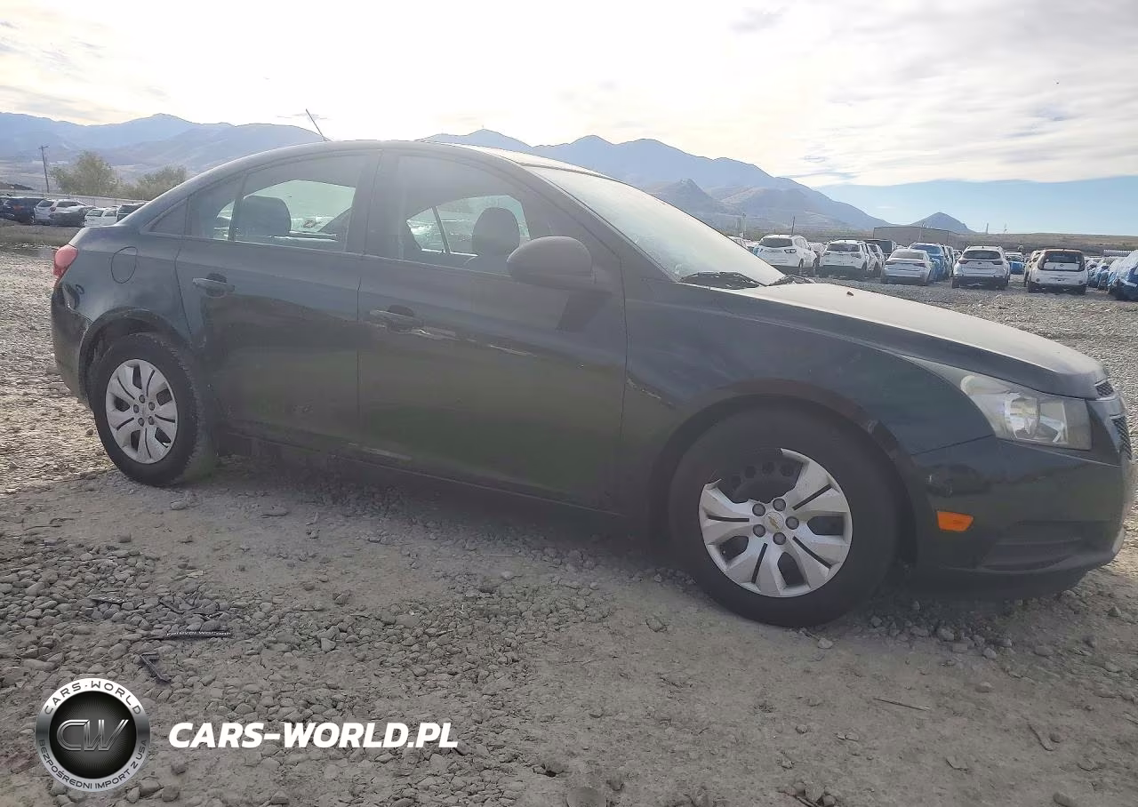 2013 Chevrolet Cruze Ls VIN:1G1PA5SH7D7232001 - 4