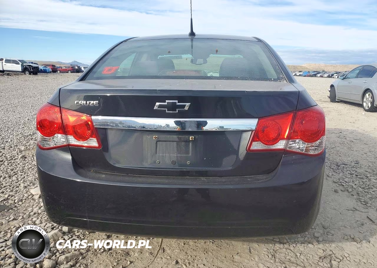2013 Chevrolet Cruze Ls VIN:1G1PA5SH7D7232001 - 6