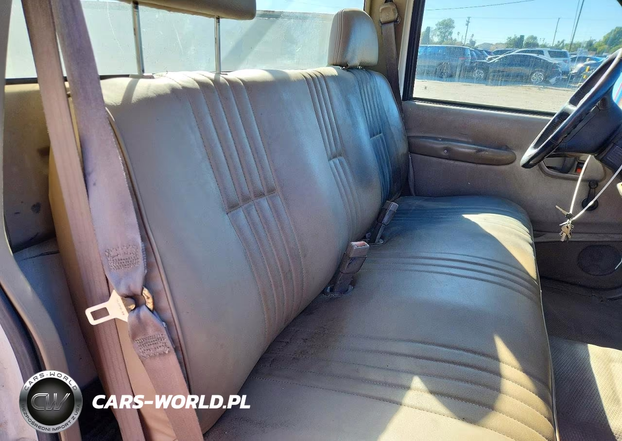 2000 Chevrolet Gmt-400 C3500 VIN:1GBHC34R7YF471032 - 11