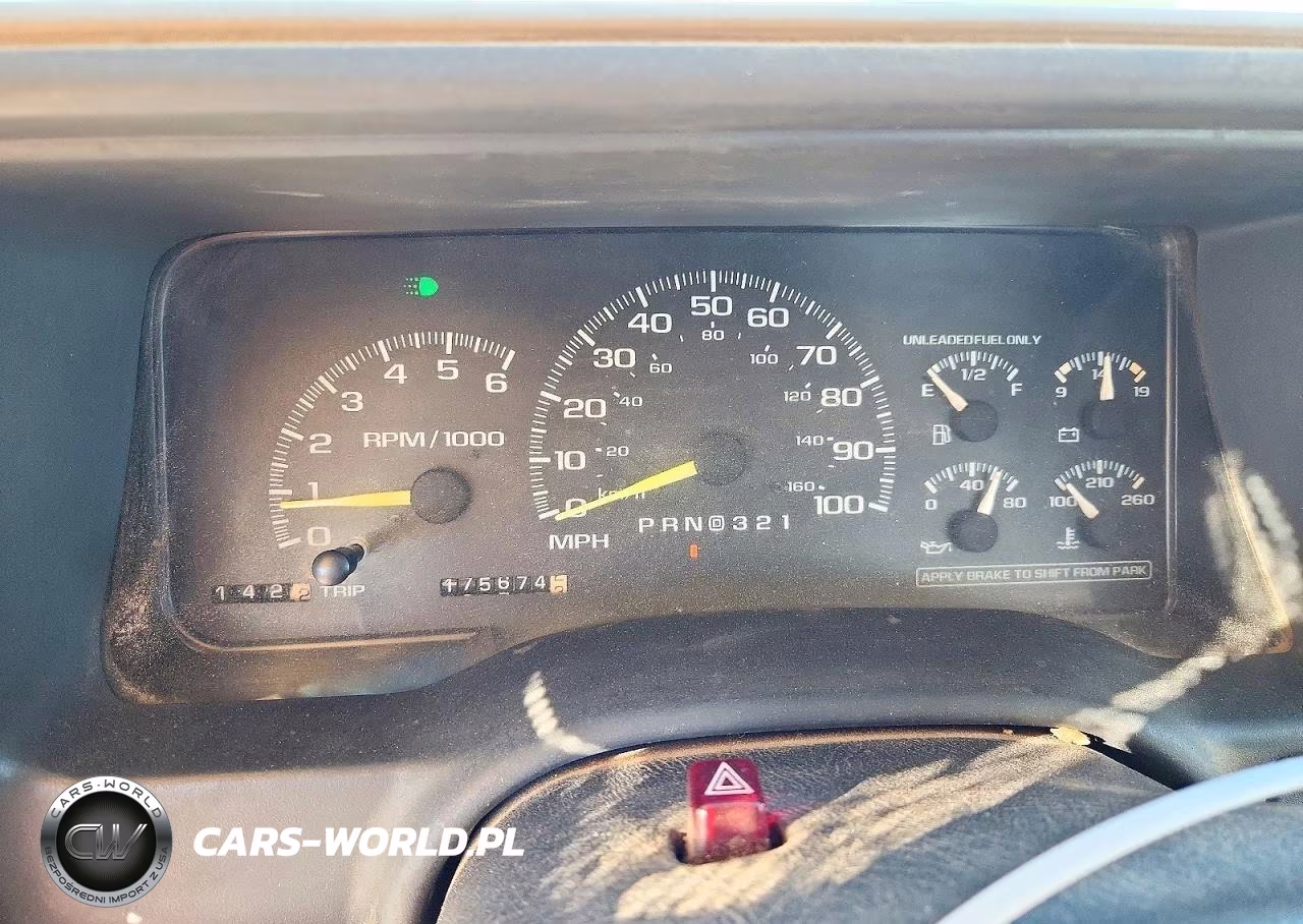 2000 Chevrolet Gmt-400 C3500 VIN:1GBHC34R7YF471032 - 9